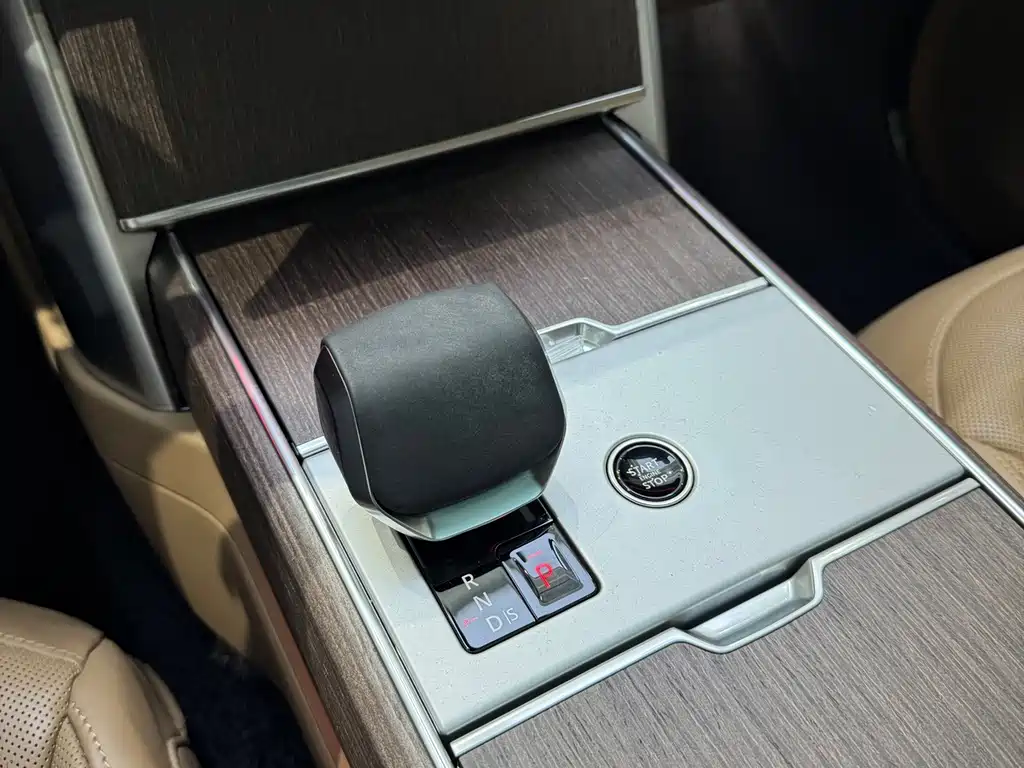 Land Rover Range Rover — миниатюра 10