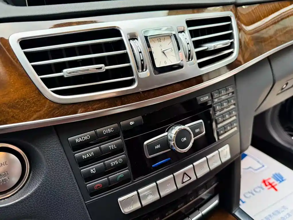 Mercedes-Benz E-Class — миниатюра 11