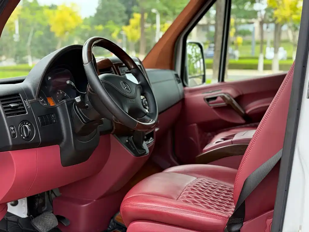 Mercedes-Benz Sprinter — миниатюра 7