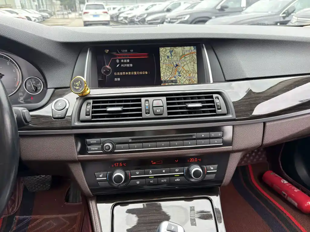 BMW 5 Series — миниатюра 6