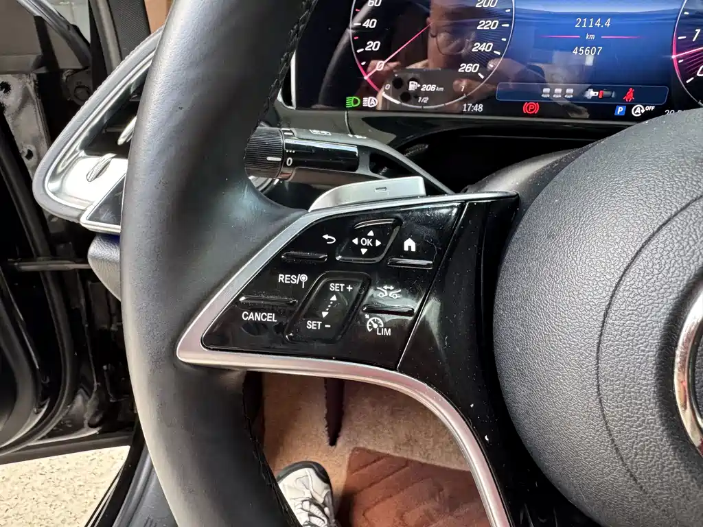 Mercedes-Benz E-Class — миниатюра 13