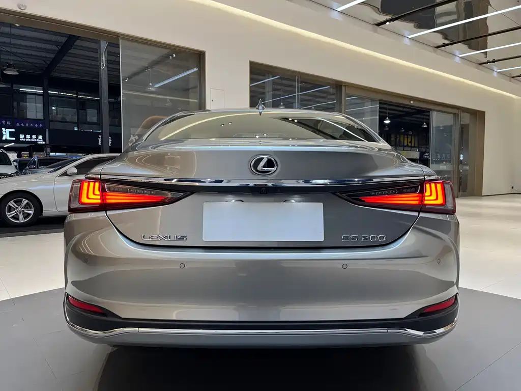 Lexus ES 2023 200