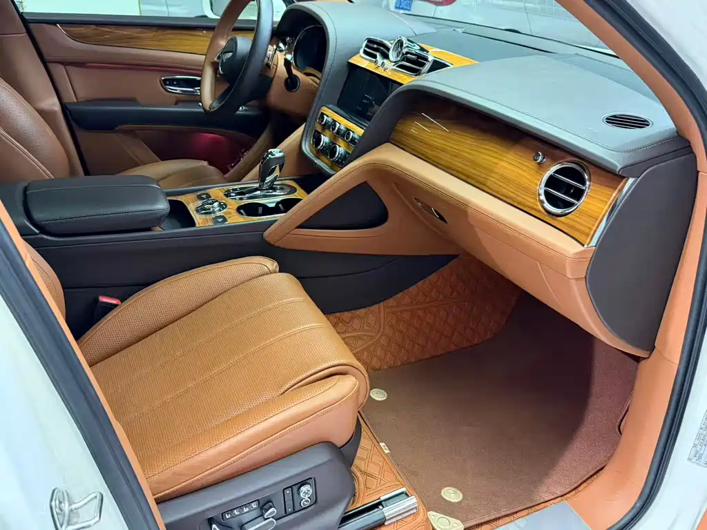 Bentley Bentayga PHEV 3.0T PHEV, фото 9