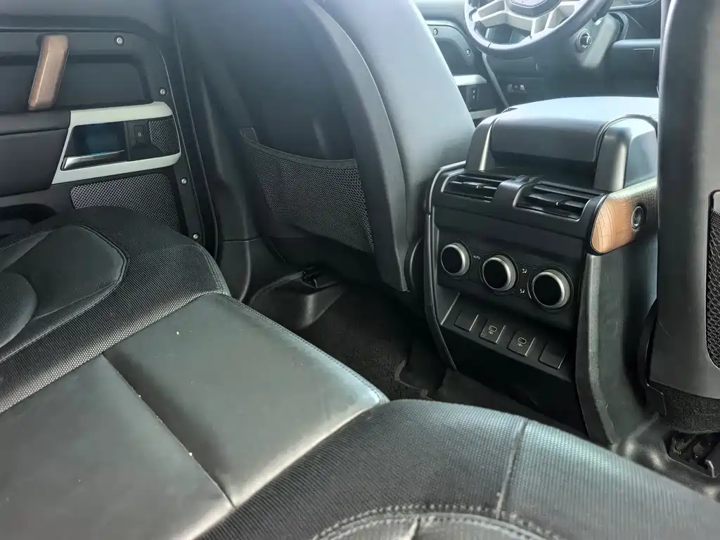Land Rover Defender — миниатюра 11