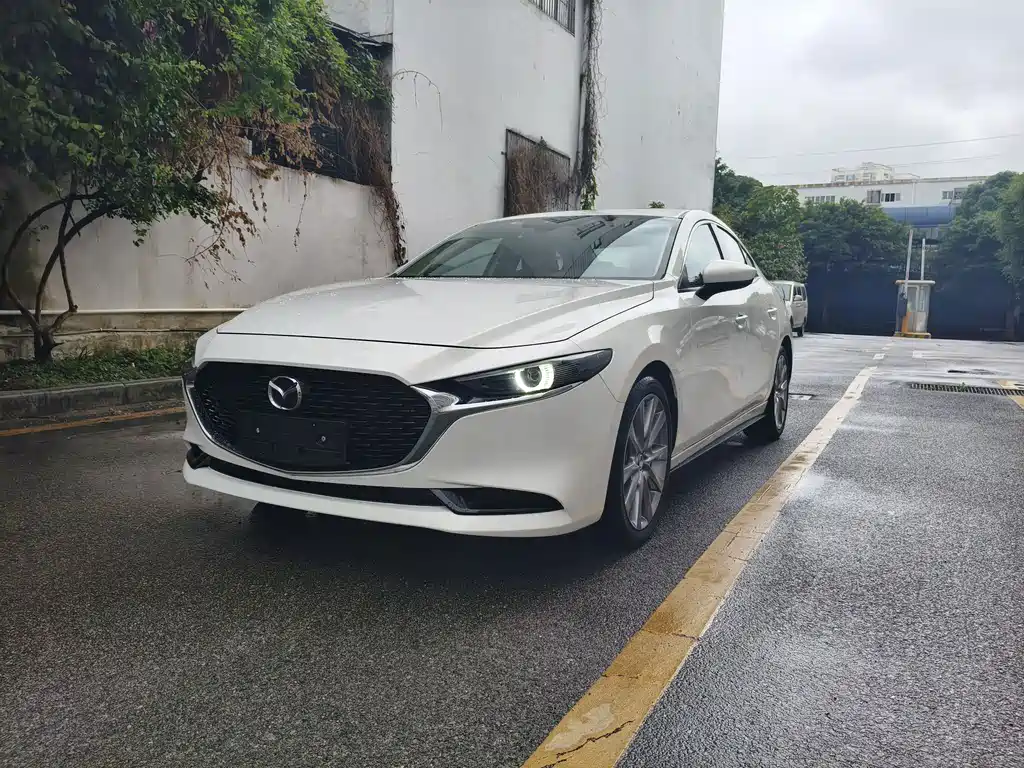 Mazda 3 Axela 2021