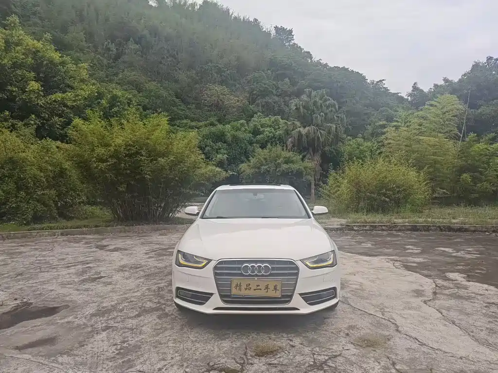 Audi A4L 2015