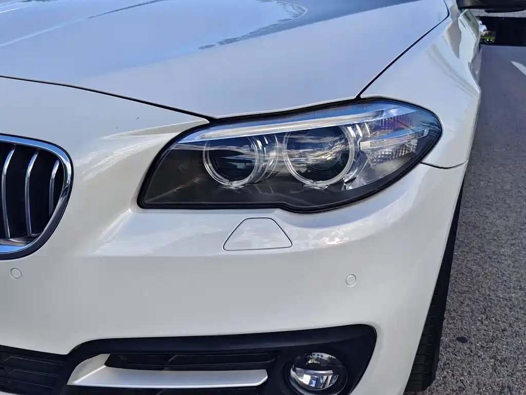 BMW 5 Series — миниатюра 17
