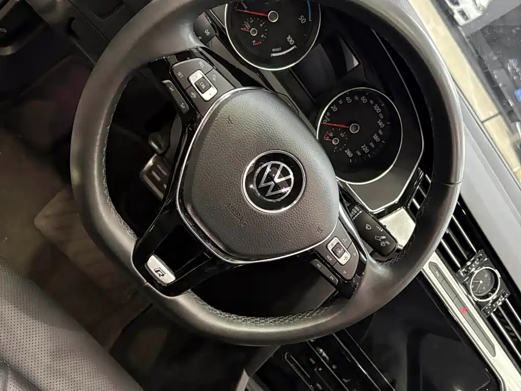 Volkswagen Magotan PHEV — миниатюра 9