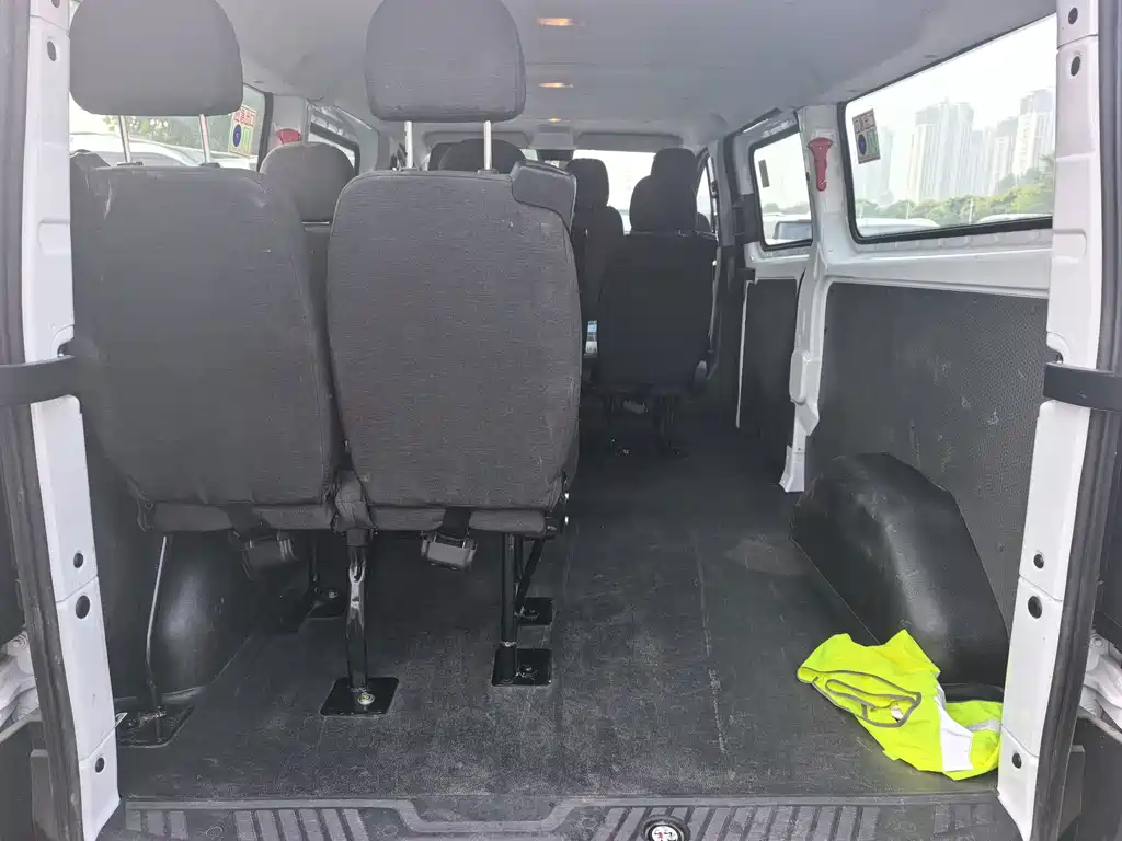Ford Transit — миниатюра 9