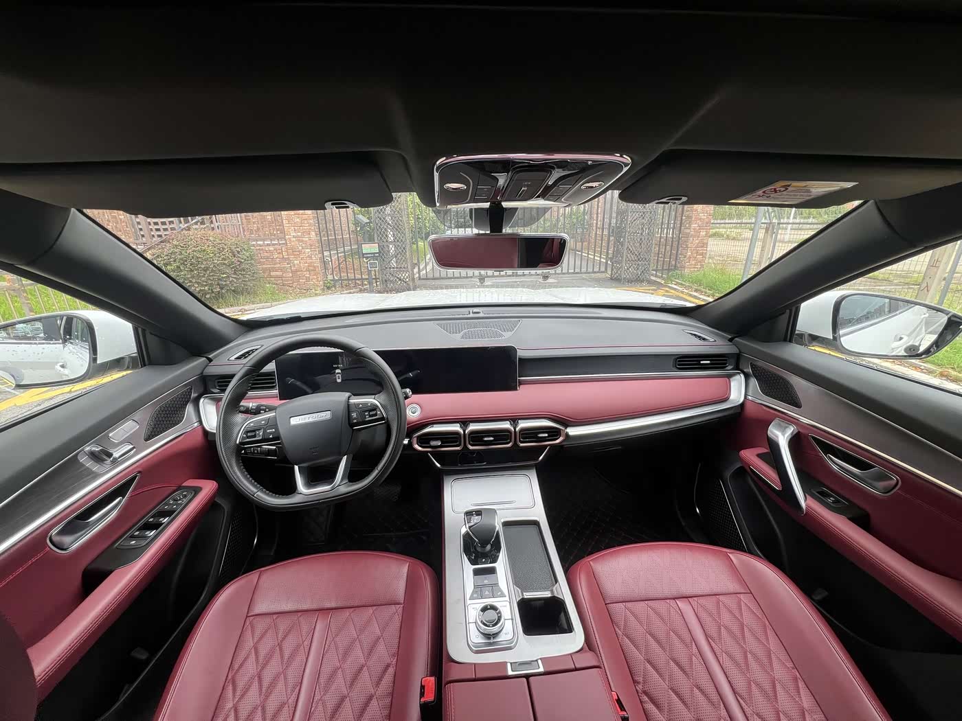 Jetour Jetour X70 PLUS 1.5 л 2024 г. Белый, пробег 20000 км