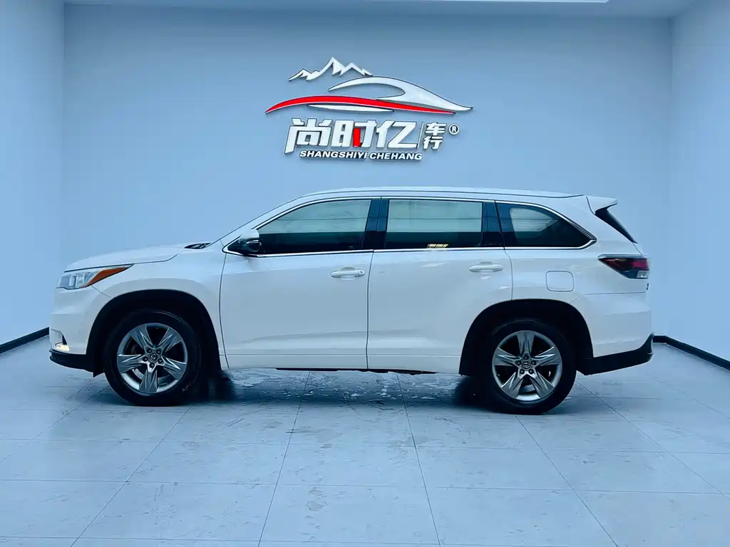 Toyota Highlander 2017 2.0T Luxury 7 мест