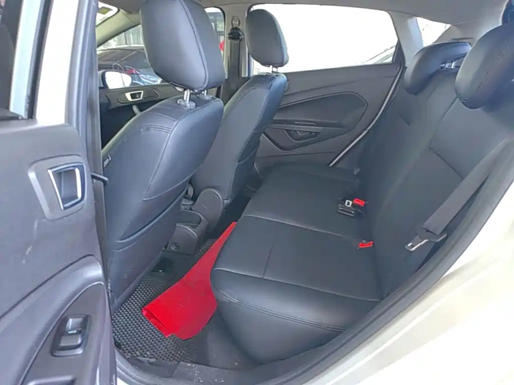 Ford Fiesta — миниатюра 17