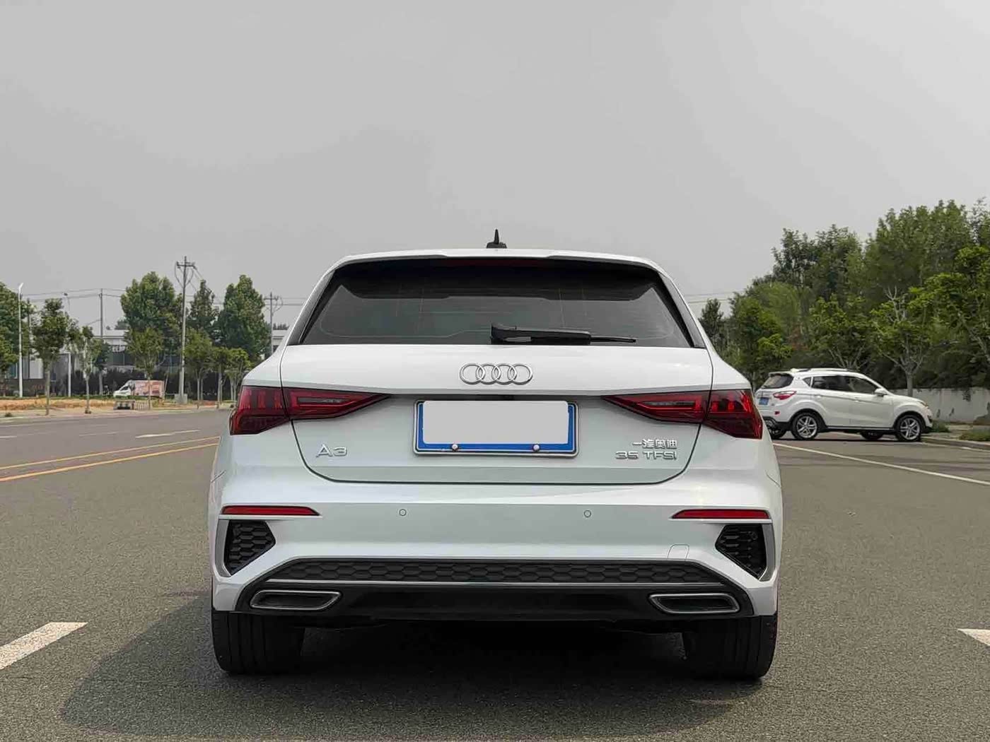 Audi A3 1.4 л 2022 г. Белый, пробег 40000 км