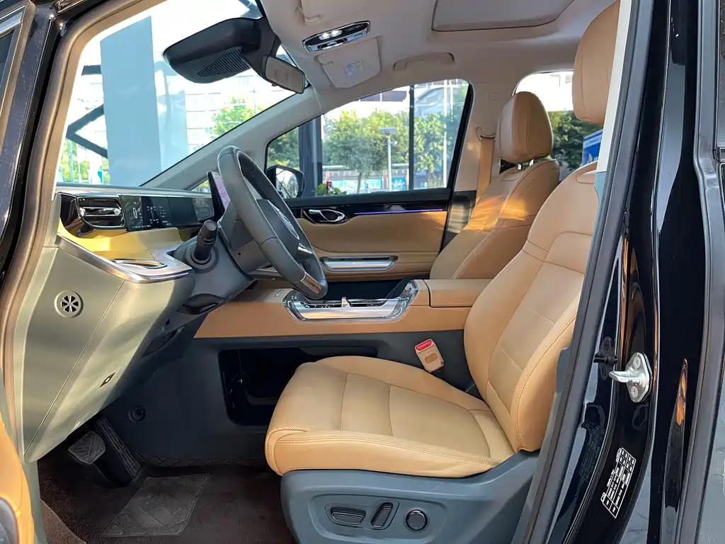 GAC Motor Trumpchi E8 PHEV — миниатюра 8