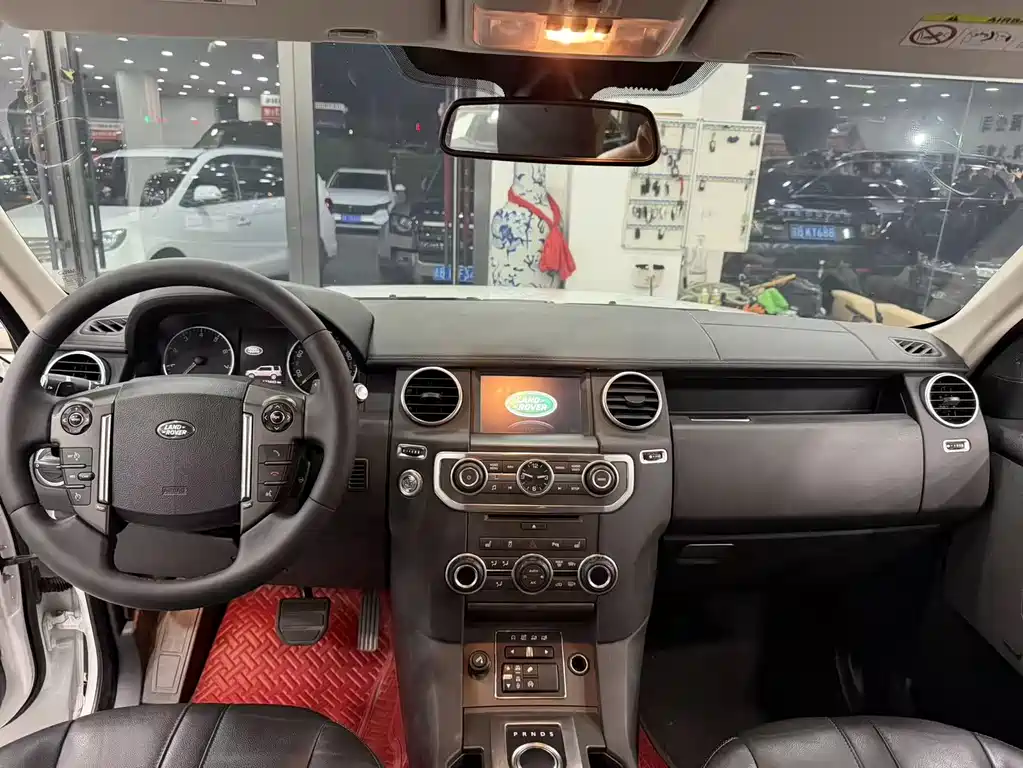 Land Rover Discovery 2015 3.0 SC V6 SE