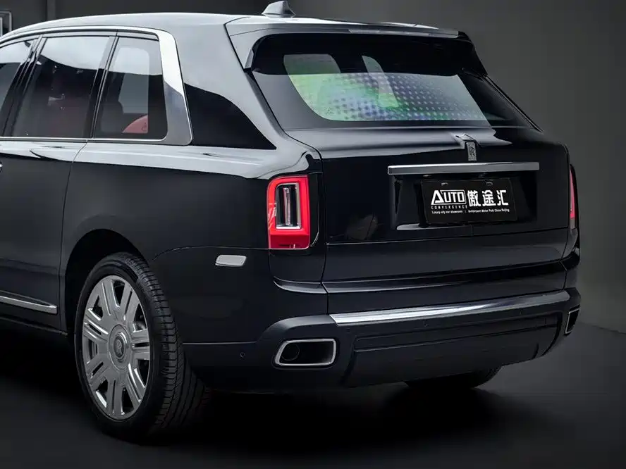 Rolls-Royce Cullinan 2018 мест