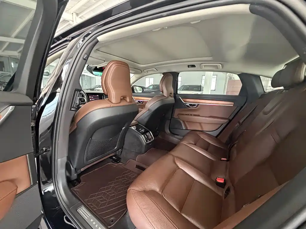 Volvo S90 — миниатюра 7