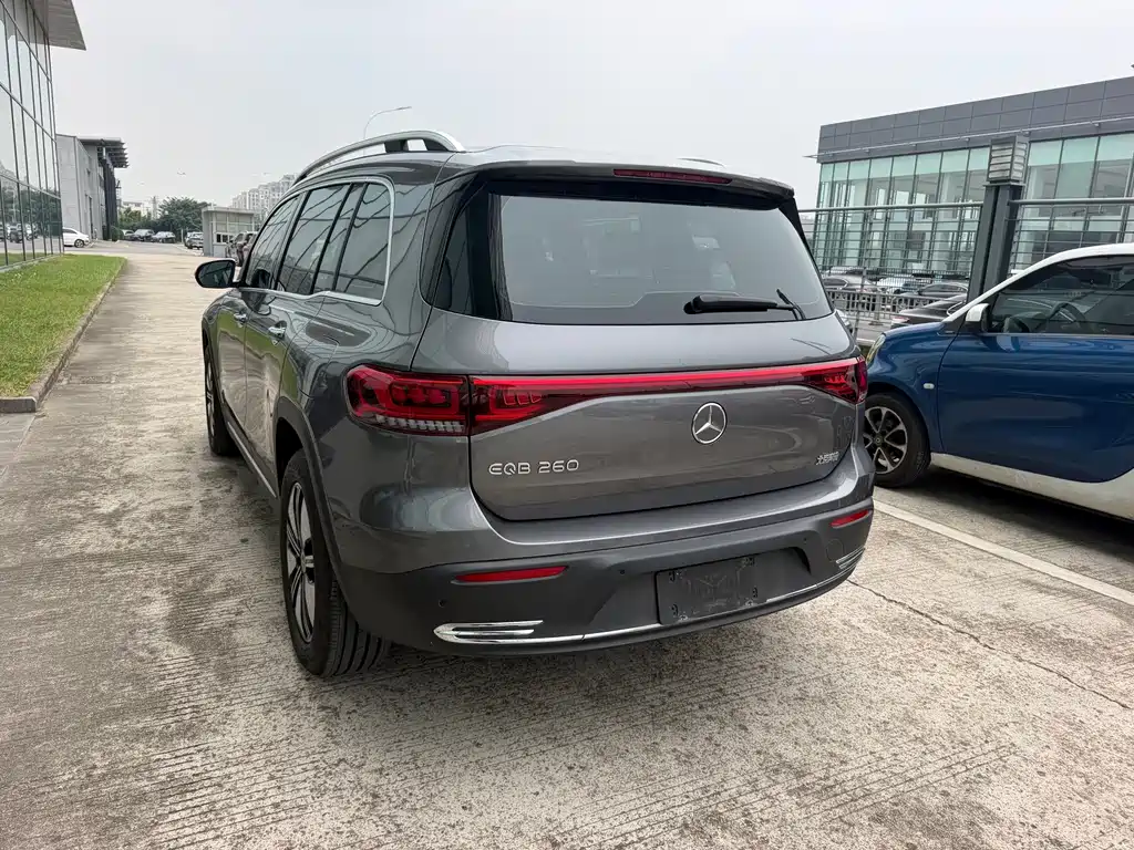 Mercedes-Benz EQB — миниатюра 7