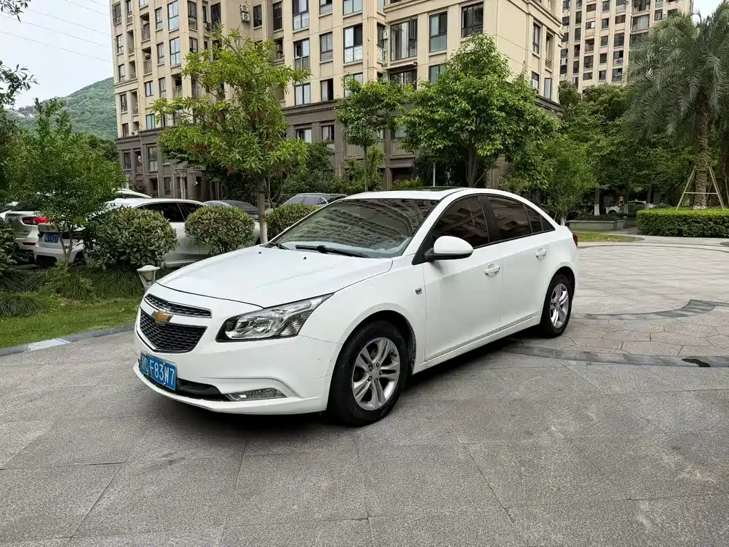 Chevrolet Cruze 2015 1.5L Classic SE AT