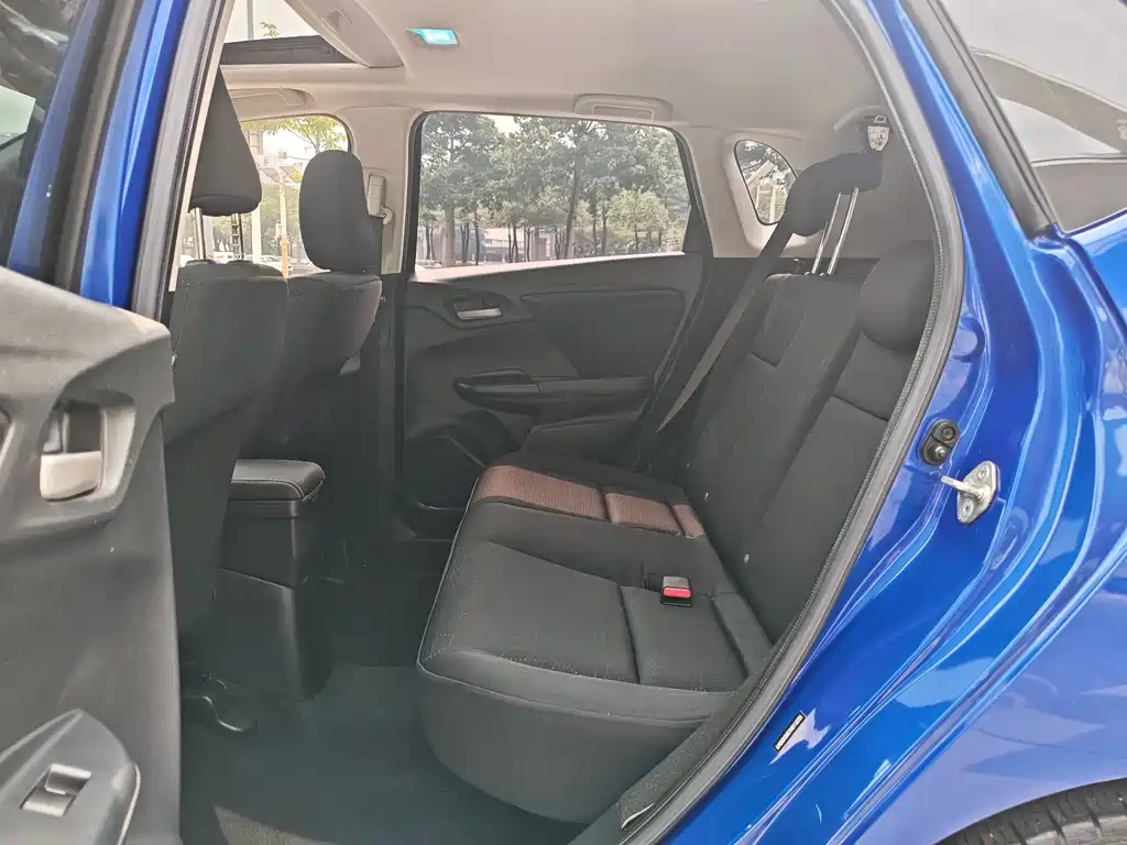 Honda Fit — миниатюра 6