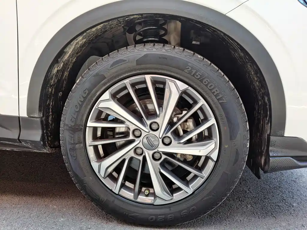Geely Binyue — миниатюра 4
