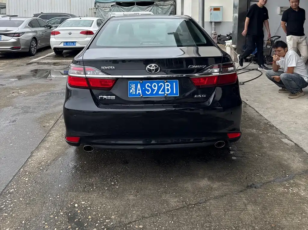 Toyota Camry — миниатюра 4