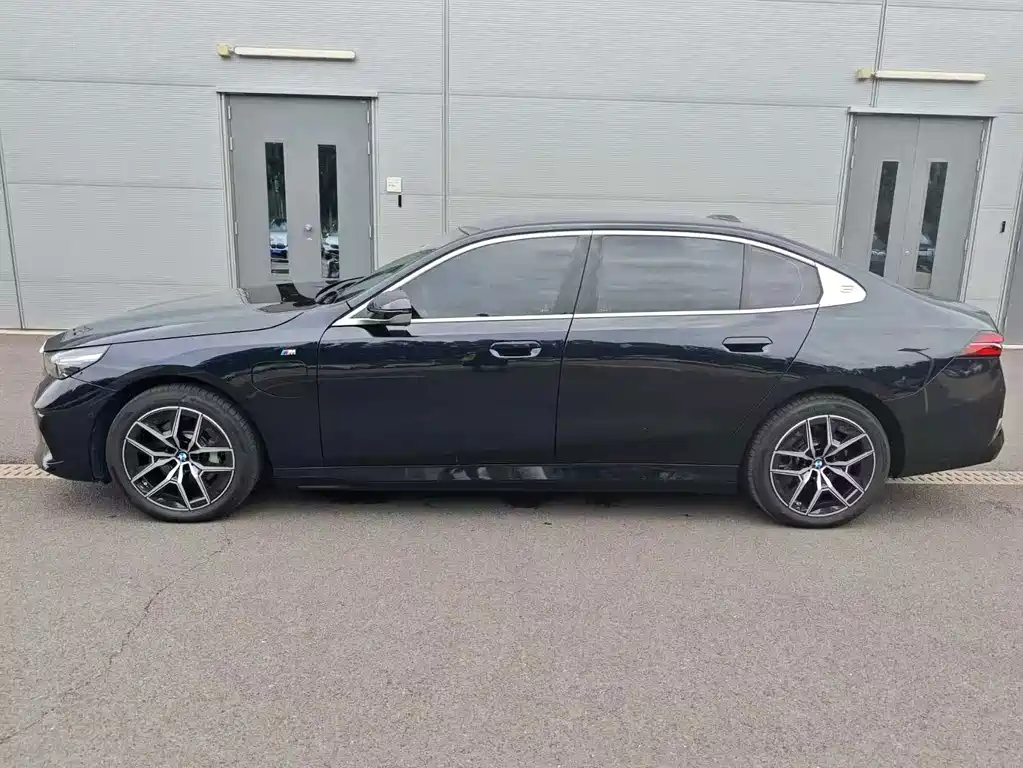 BMW i5 — миниатюра 3