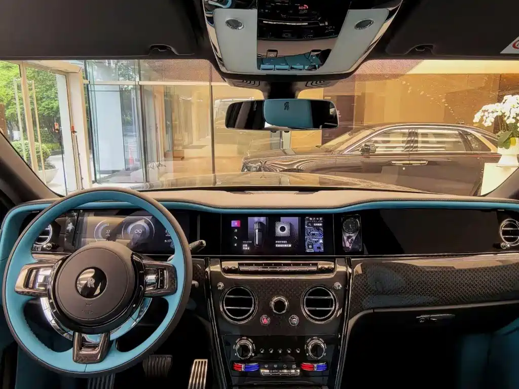 Rolls-Royce Cullinan — миниатюра 6