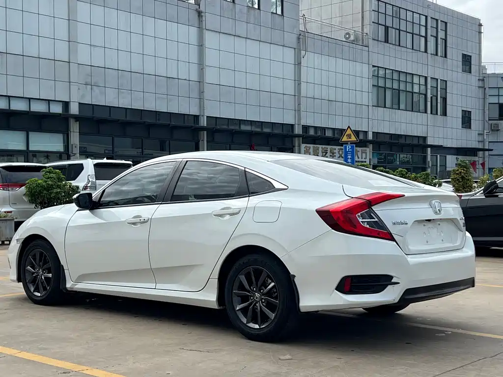 Honda Civic — миниатюра 8