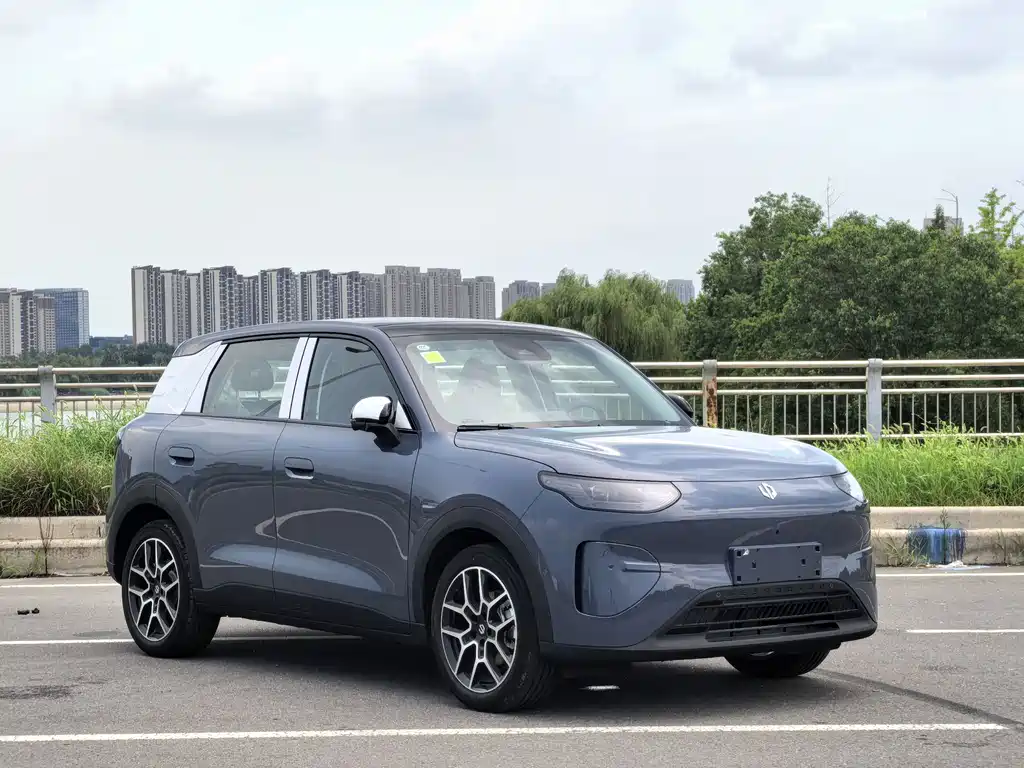 Leapmotor Leapmotor A10 — миниатюра 3