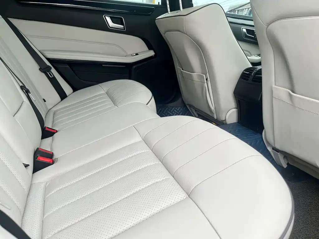 Mercedes-Benz E-Class — миниатюра 14