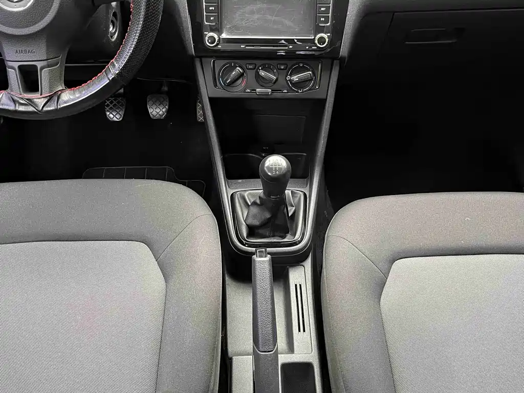 Volkswagen Jetta — миниатюра 18