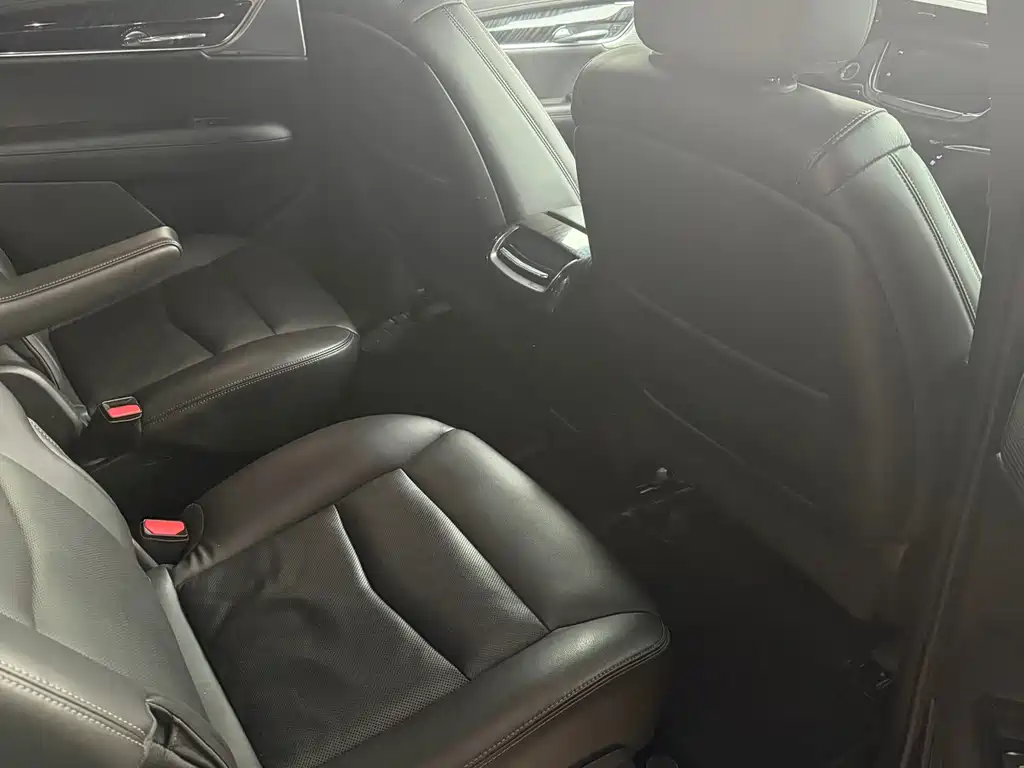Cadillac XT6 2021 28T мест Luxury