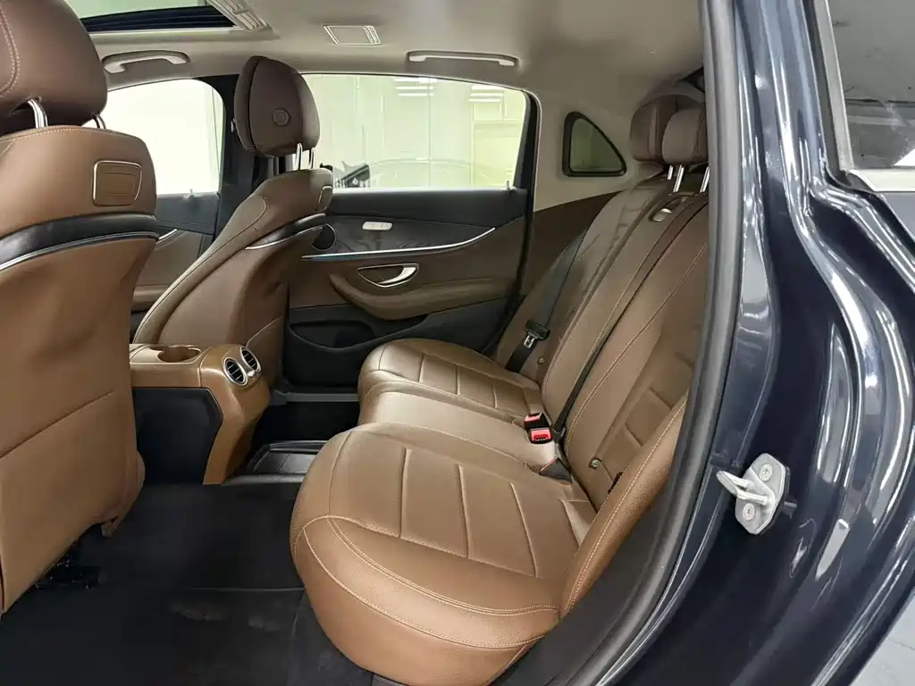 Mercedes-Benz E-Class E 2018 E 200 L Sport 4MATIC