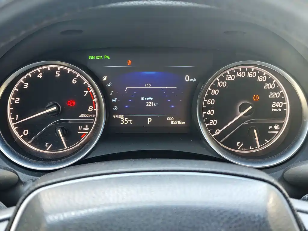 Toyota Camry — миниатюра 11