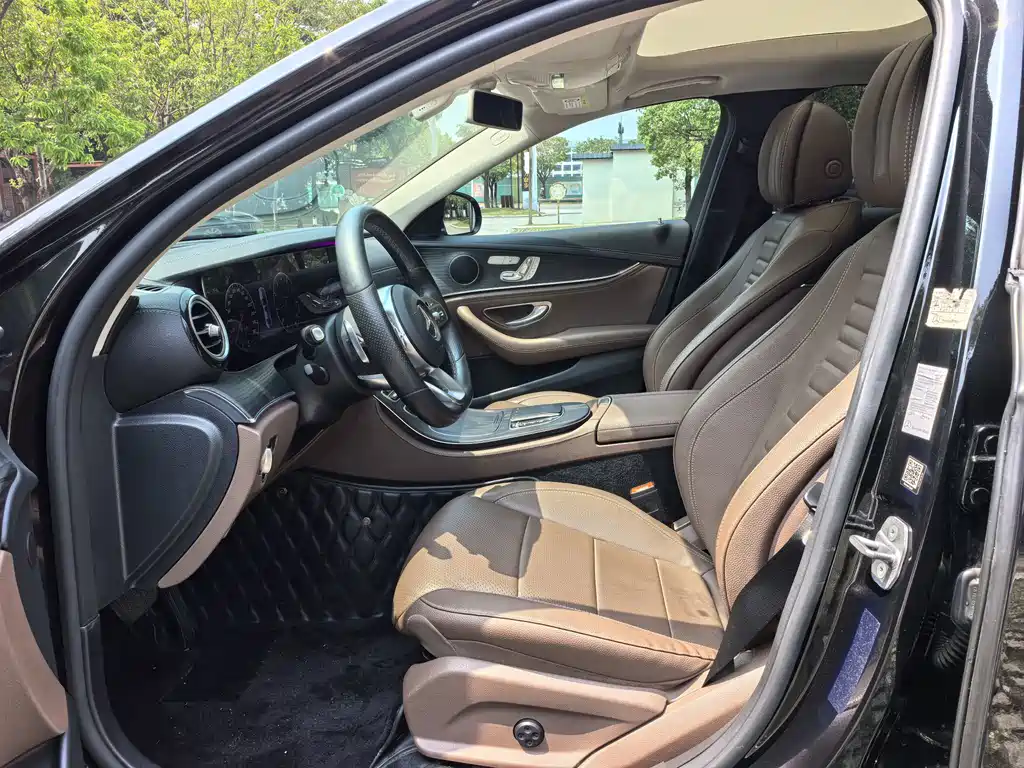 Mercedes-Benz E-Class — миниатюра 4