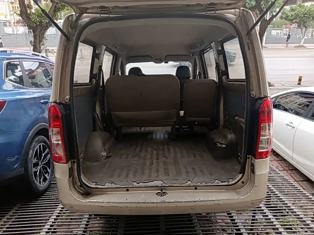 Wuling Rongguang V — миниатюра 19