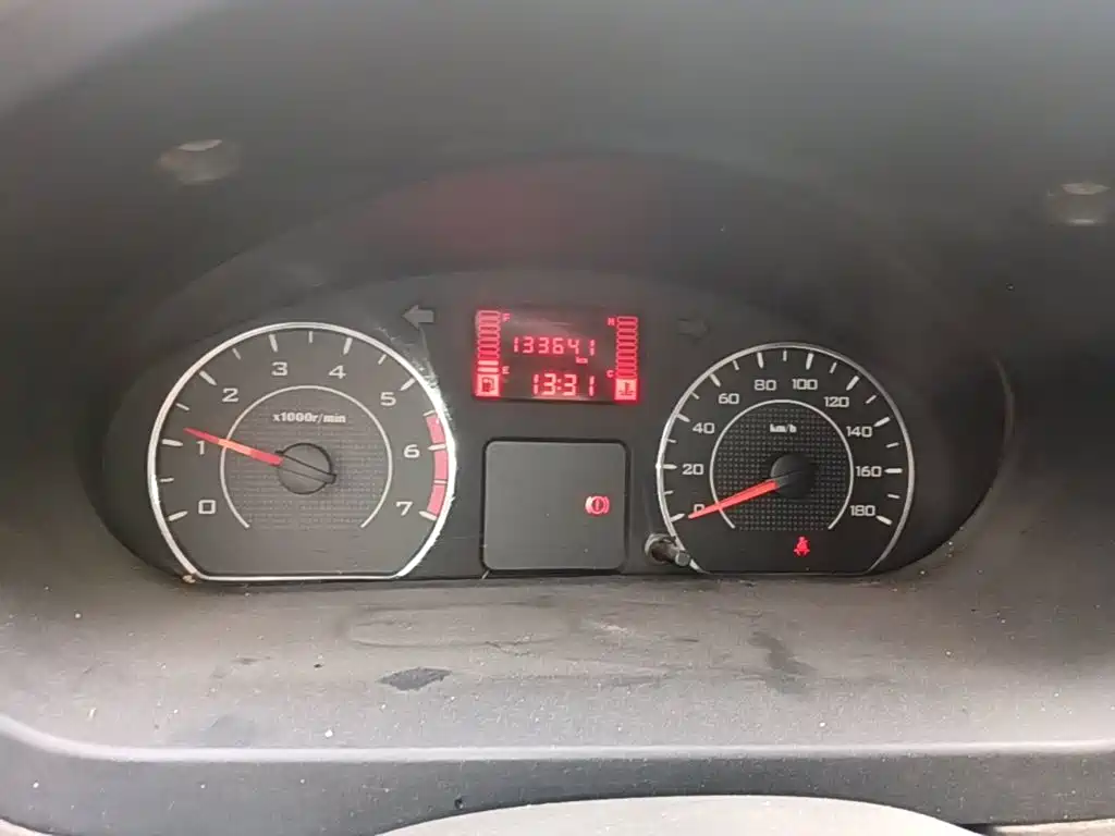 Wuling Rongguang V — миниатюра 12