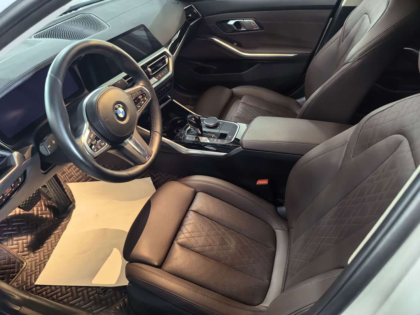 BMW 3 Series 2.0 л 2022 г. Белый, пробег 48000 км
