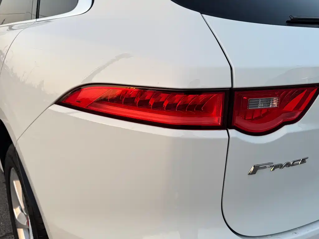Jaguar F-Pace 2020 2.0T Premium