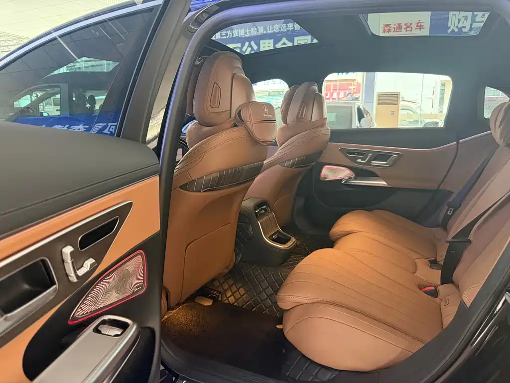 Mercedes-Benz E-Class — миниатюра 5