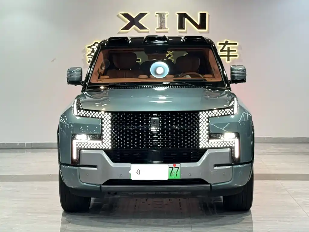 Yangwang Yangwang U8 — миниатюра 2