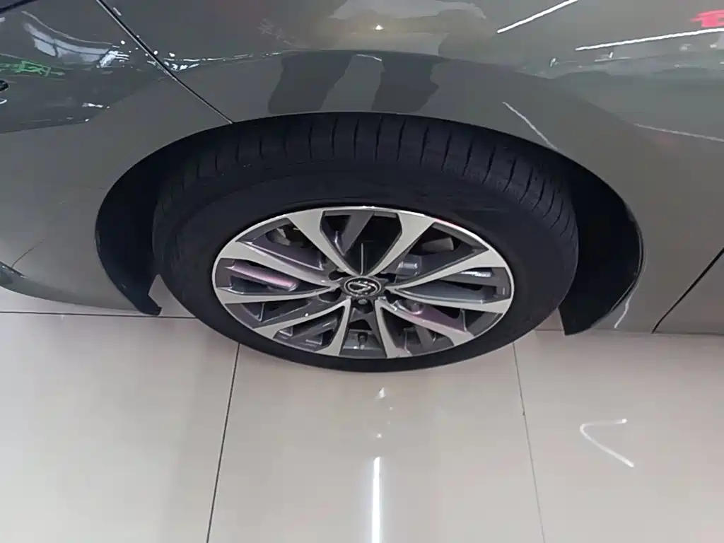 Lexus ES — миниатюра 23