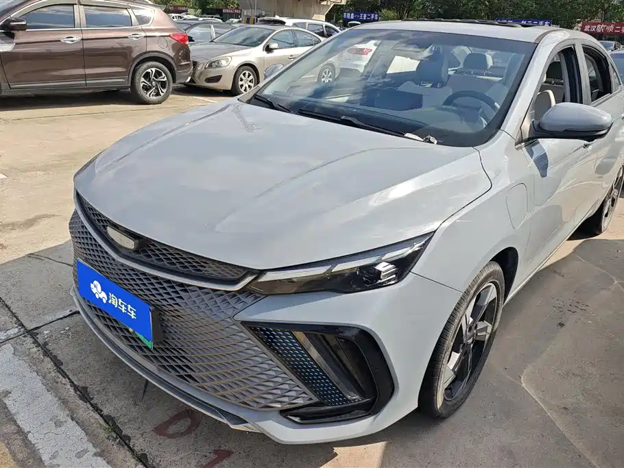 Geely L HiP 2022