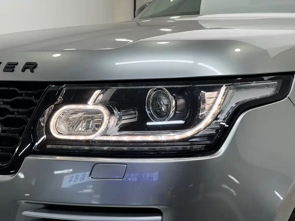 Land Rover Range Rover — миниатюра 4