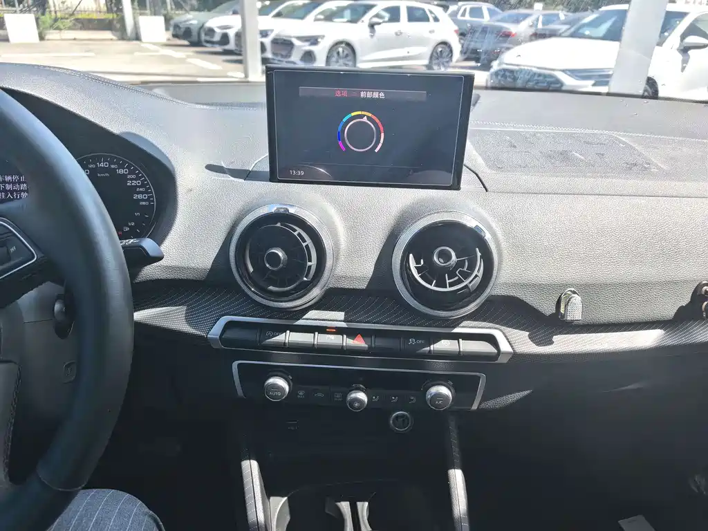 Audi Q2L — миниатюра 5
