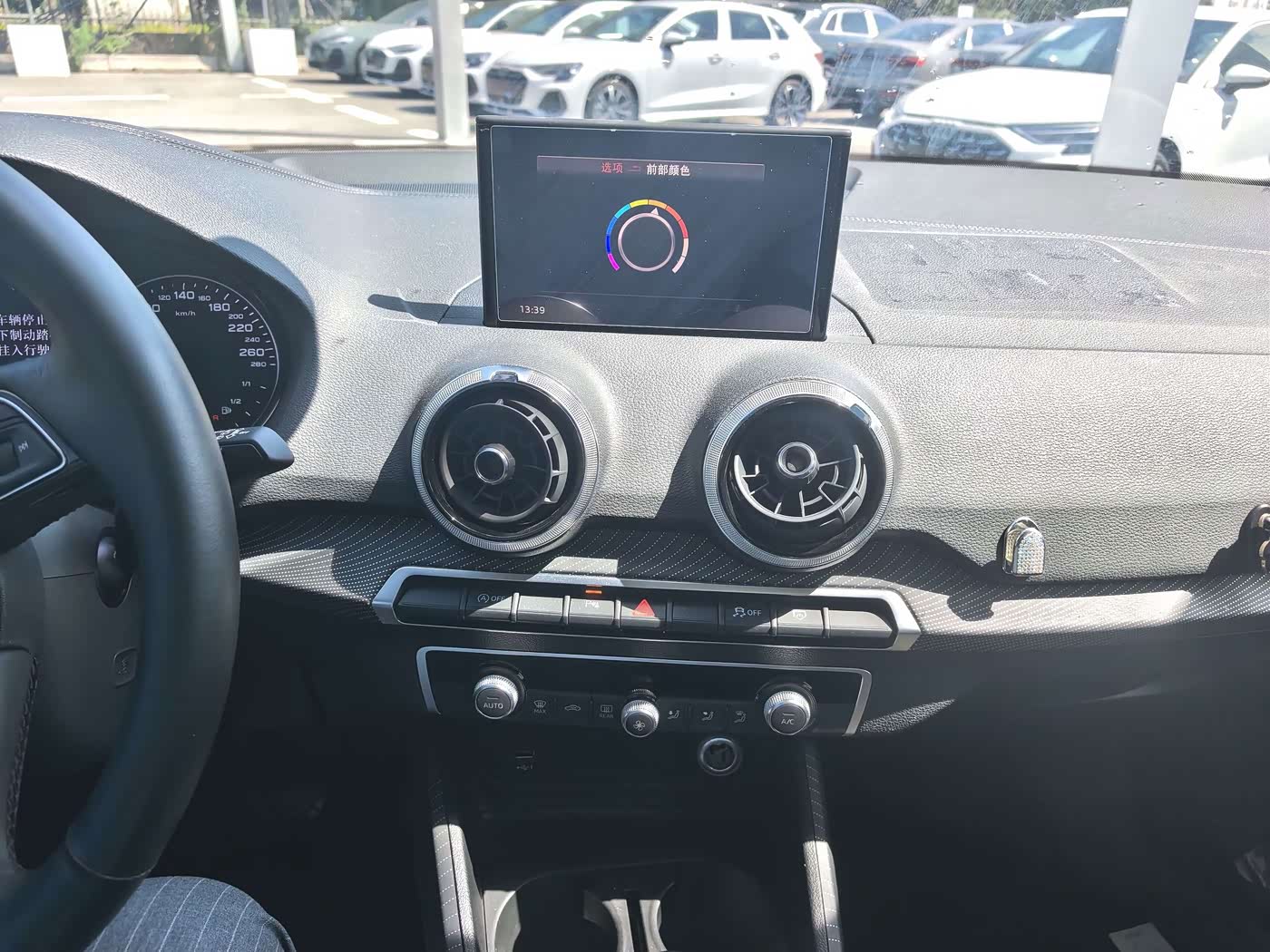 Audi Q2L 1.4 л 2023 г. Белый, пробег 43500 км