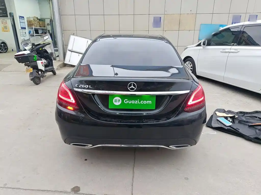 Mercedes-Benz C-Class — миниатюра 4