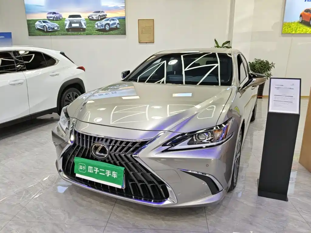 Lexus ES — миниатюра 2