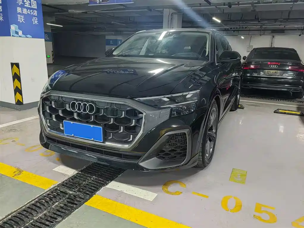 Audi Q8 2025
